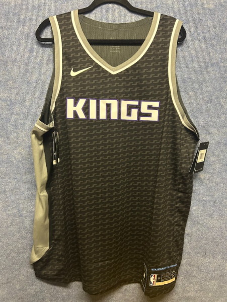 Nike NBA Sacramento Kings Trikot Authentic Größe XXL Grau Jersey Neu mit Etikett