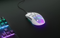 SteelSeries Aerox 3 - RGB Gaming-Mouse mit Öffnungen in der Oberfläche