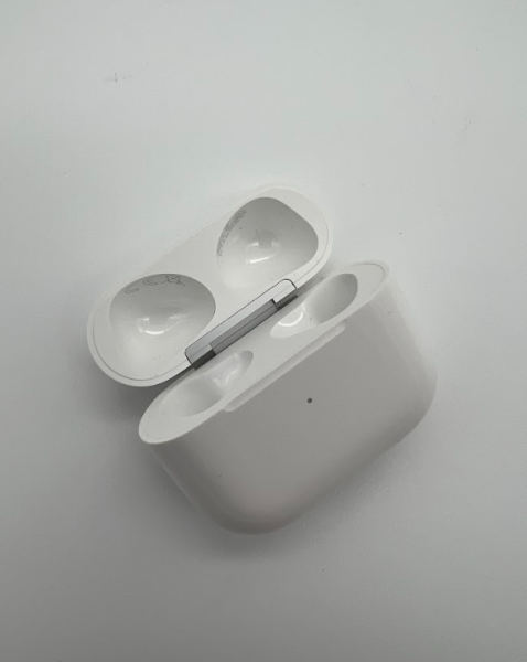 Apple AirPods 3. Generation NUR DAS CASE Bluetooth Kopfhörer mit MagSafe 2021